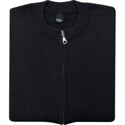 Czarny sweter rozpinany na zamek SW51. Czarne swetry męskie m, bez wzorów, z bawełny, casualowe, bez kołnierzyka, bez kaptura. Za 148,50 zł.