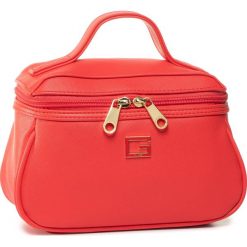 Kosmetyczka GUESS - Nohea Accesspries PWNOHE P0361 CHR. Czerwone kosmetyczki męskie Guess, z aplikacjami, ze skóry ekologicznej. Za 259,00 zł.