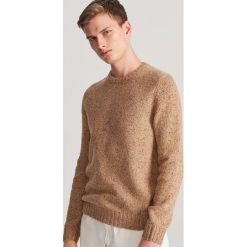 Sweter z melanżowej dzianiny - Beżowy. Brązowe swetry męskie Reserved, s, bez wzorów, z dzianiny, bez kołnierzyka, bez kaptura. Za 99,99 zł.