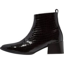 E8 BY MIISTA ELIN Ankle boot black/mustard. Czarne botki damskie marki E8 BY MIISTA, ze skóry ekologicznej, bez obcasa, bez zapięcia. Za 629,00 zł.