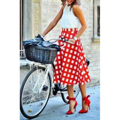 Spódnica BILYANA. Spódniczki damskie IVET, bez wzorów, eleganckie. W wyprzedaży za 59,00 zł.