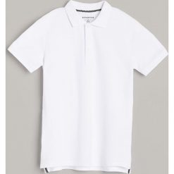 Biała koszulka polo -. Białe koszulki męskie Reserved, bez wzorów, polo, bez rękawów. Za 25,99 zł.