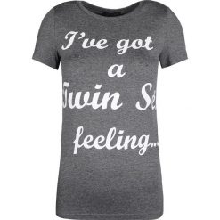 Twin-Set T-shirt. Bluzki damskie Twin Set, bez wzorów, z okrągłym kołnierzem. Za 199,00 zł.