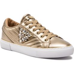 Sneakersy GUESS - Groovies FL5GRS LEL12 GOLD. Żółte półbuty damskie Guess, ze skóry ekologicznej. W wyprzedaży za 319,00 zł.