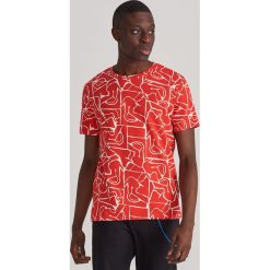Wzorzysty T-shirt - Czerwony. Czerwone t-shirty męskie Reserved, s, bez wzorów, bez kołnierzyka. W wyprzedaży za 34,99 zł.