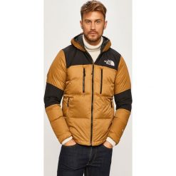 The North Face - Kurtka puchowa. Żółte płaszcze męskie The North Face, xl, bez wzorów, z poliesteru, krótkie, z kapturem. W wyprzedaży za 759,90 zł.