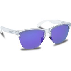 Okulary przeciwsłoneczne OAKLEY - Frogskins Lite OO9374-0363 Matte Clear/Violet Iridium. Fioletowe okulary przeciwsłoneczne damskie aviatory Oakley. W wyprzedaży za 419,00 zł.