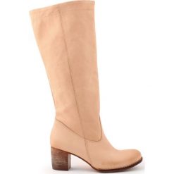 Kozaki - skóra naturalna - model 154 - kolor beżowy. Brązowe kozaki damskie Zapato, do pracy, na lato, ze skóry, biznesowe, na wysokim obcasie, na obcasie, bez zapięcia. W wyprzedaży za 366,75 zł.
