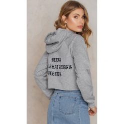Bluzy damskie: NA-KD Urban Krótka bluza z kapturem Bring Back - Grey