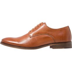 Zign Eleganckie buty cognac. Brązowe buty wizytowe męskie Zign, z materiału, na sznurówki. Za 399,00 zł.