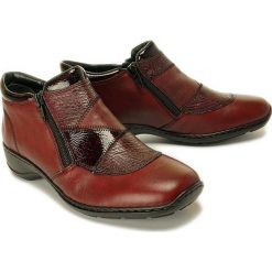 RIEKER 58387-35 red, botki damskie. Czerwone botki damskie Rieker, z polaru, bez obcasa, na obcasie, na zamek. Za 279,90 zł.