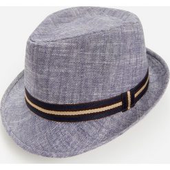 Kapelusz trilby z lnu i wiskozy - Niebieski. Niebieskie kapelusze męskie Reserved, bez wzorów, z wiskozy. W wyprzedaży za 15,99 zł.