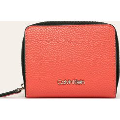 Calvin Klein - Portfel. Czarne portfele damskie Calvin Klein, bez wzorów, ze skóry ekologicznej. Za 249,90 zł.