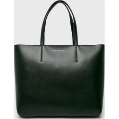 Calvin Klein - Torebka. Szare torebki klasyczne damskie Calvin Klein, z materiału, duże. Za 539,90 zł.