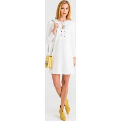 SUKIENKA PINKO NOCCIOLINI. Sukienki damskie Pinko, bez wzorów, eleganckie, bez kołnierzyka, bez rękawów. W wyprzedaży za 895,20 zł.