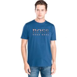 BOSS Tiburt 98 Koszulka Niebieski. Niebieskie podkoszulki męskie Boss, l, z nadrukiem, z bawełny, bez kołnierzyka, krótkie. Za 266,95 zł.