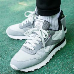 Reebok x Montana Cans Classic Leather (CM9612). Niebieskie buty sportowe męskie Reebok, ze skóry, bez zapięcia. Za 299,99 zł.