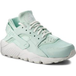 Buty NIKE - Air Huarache Run Se 859429 300 Igloo/Igloo/Summit White. Zielone półbuty damskie Nike, bez wzorów, ze skóry ekologicznej, bez obcasa, na płaskiej podeszwie, bez zapięcia. W wyprzedaży za 449,00 zł.