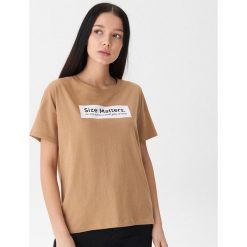 Koszulka z napisem Size Matters - Beżowy. Brązowe koszulki damskie House, xl, z napisami, bez kołnierzyka, bez rękawów. Za 29,99 zł.