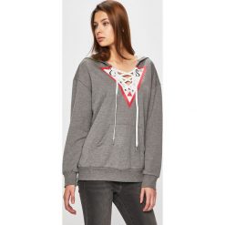 Guess Jeans - Bluza. Szare bluzy damskie Guess Jeans, s, z nadrukiem, z elastanu, bez rękawów, z kapturem. W wyprzedaży za 199,90 zł.