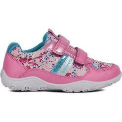 Sneakersy "Adalyn" w kolorze jasnoróżowym. Różowe trampki dziewczęce geox kids, bez wzorów, bez zapięcia. W wyprzedaży za 134,95 zł.