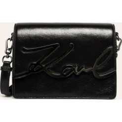 Karl Lagerfeld - Torba skórzana. Czarne listonoszki damskie KARL LAGERFELD, w paski, ze skóry, na ramię, małe, z aplikacjami. Za 1569,00 zł.