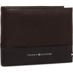 Duży Portfel Męski TOMMY HILFIGER - Textured Cc Flap And Coin AM0AM05647 0HD. Pomarańczowe portfele męskie TOMMY HILFIGER, bez wzorów, ze skóry. Za 359,00 zł.