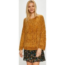 Answear - Sweter. Pomarańczowe swetry klasyczne damskie marki ANSWEAR, s, z poliesteru, z okrągłym kołnierzem. W wyprzedaży za 49,90 zł.