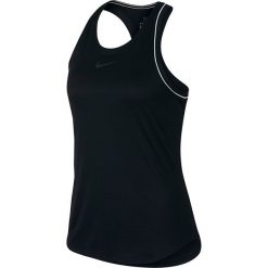 Top sportowy w kolorze czarnym. Czarne topy damskie Nike Women, l, bez wzorów, z materiału, z okrągłym kołnierzem. W wyprzedaży za 87,95 zł.