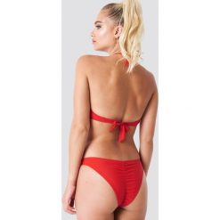 Stroje dwuczęściowe damskie: NA-KD Swimwear Dół bikini z marszczeniem – Red