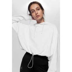 Bluza damska BLD292 - biały. Białe bluzy damskie marki 4f, bez wzorów, z dzianiny, z krótkim rękawem, krótkie, z kapturem. Za 149,99 zł.