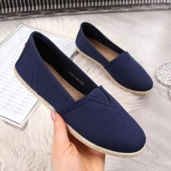 Espadryle tekstylne slip on granatowe McKeylor - granatowy. Niebieskie espadryle damskie McKeylor, bez wzorów, bez zapięcia. Za 39,99 zł.