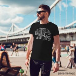 Niedźwiedź kreski męski tshirt koszulka czarna. Czarne koszulki męskie Pakamera, m, bez wzorów, z bawełny, bez kołnierzyka, z krótkim rękawem, krótkie. Za 85,00 zł.