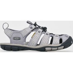 Keen - Sandały. Fioletowe sandały damskie Keen, bez wzorów, z gumy, z okrągłym noskiem, na wysokim obcasie, bez zapięcia, outdoorowe. Za 399,90 zł.