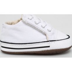 Converse - Trampki dziecięce. Białe trampki dziewczęce Converse, bez wzorów, z materiału, bez zapięcia. W wyprzedaży za 109,90 zł.