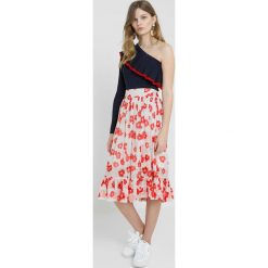 Baum und Pferdgarten CECIA Sweter evening blue. Niebieskie swetry klasyczne damskie marki Baum und Pferdgarten, xl, z bawełny. Za 579,00 zł.