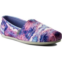 Półbuty SKECHERS - BOBS Sun Setter 33900/LVPK Lavndr/Pnk. Fioletowe półbuty damskie Skechers, bez wzorów, z tworzywa sztucznego, bez obcasa, na płaskiej podeszwie, bez zapięcia. W wyprzedaży za 129,00 zł.