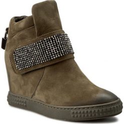Sneakersy CARINII - B3844 I43-000-PSK-B88. Zielone półbuty damskie Carinii, z aplikacjami, ze skóry, bez obcasa, na obcasie, bez zapięcia. W wyprzedaży za 279,00 zł.