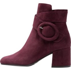 Adele Dezotti Botki bordeaux. Czerwone botki damskie skórzane marki Adele Dezotti, klasyczne. Za 579,00 zł.