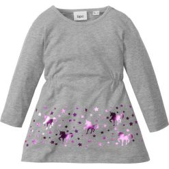 Shirt bonprix biało-czarny. Białe koszulki damskie bonprix, z nadrukiem, bez kołnierzyka. Za 44,99 zł.