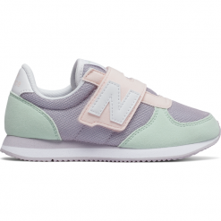 New Balance KV220P1Y. Szare buty dziewczęce sportowe marki New Balance, na lato, z materiału. W wyprzedaży za 99,99 zł.