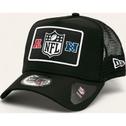 New Era - Czapka. Czarne czapki męskie New Era, z aplikacjami, z bawełny. W wyprzedaży za 114,90 zł.