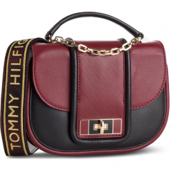 Torebka TOMMY HILFIGER - Fancy Th Leather Med Crossover AW0AW06119 263. Czerwone torebki klasyczne damskie TOMMY HILFIGER, bez wzorów, ze skóry, klasyczne, bez dodatków. W wyprzedaży za 669,00 zł.