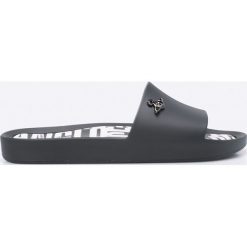 Melissa - Klapki Anglomania by Vivienne Westwood. Czarne klapki damskie marki Melissa, z gumy, na płaskiej podeszwie. W wyprzedaży za 349,90 zł.
