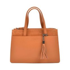 Carla Ferreri Skórzana torba SS19CF1466 Cognac. Brązowe torebki klasyczne damskie Carla Ferreri, bez wzorów, z materiału, eleganckie, bez dodatków. W wyprzedaży za 390,00 zł.