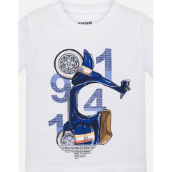 Mayoral - T-shirt dziecięcy 92-134 cm. Białe t-shirty chłopięce Mayoral, z nadrukiem, z bawełny, bez rękawów. Za 49,90 zł.