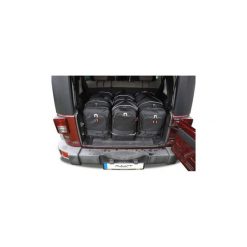 JEEP WRANGLER UNLIMITED, 2006- TORBY DO BAGAŻNIKA 4 SZT KJUST - 7021005. Czarne torby podróżne KJUST, bez wzorów, z kauczuku, klasyczne. Za 1129,00 zł.