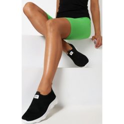 Czarne Buty Sportowe Amarissa. Czarne buty sportowe damskie Born2be, bez wzorów, sportowe. W wyprzedaży za 69,99 zł.