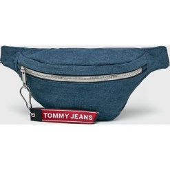 Tommy Jeans - Nerka. Niebieskie nerki damskie Tommy Jeans, w paski, z bawełny, casualowe, średnie, bez dodatków. Za 359,90 zł.