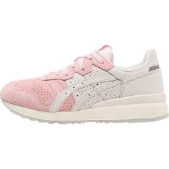 Onitsuka Tiger ALLY Tenisówki i Trampki parfait pink/vaporous grey. Czerwone trampki i tenisówki damskie marki Onitsuka Tiger, ze skóry. Za 509,00 zł.